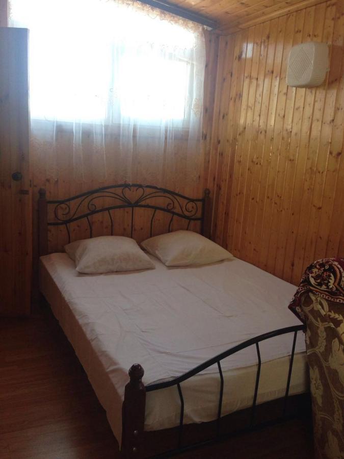Guest House On Apskha Leona 12 กากรา ภายนอก รูปภาพ