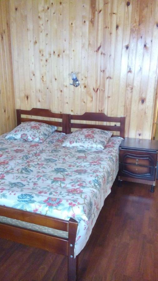 Guest House On Apskha Leona 12 กากรา ภายนอก รูปภาพ